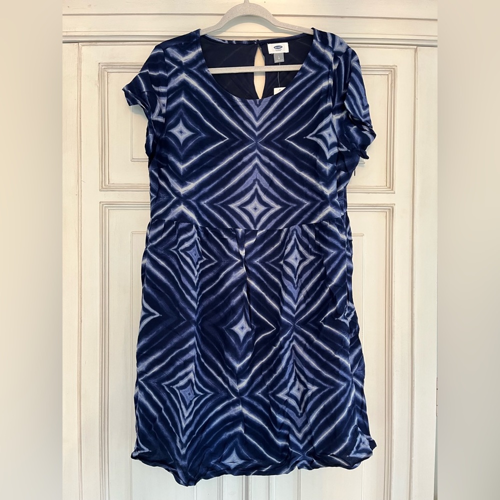 Old Navy Navy and White Geometric Tie-Dye Dress